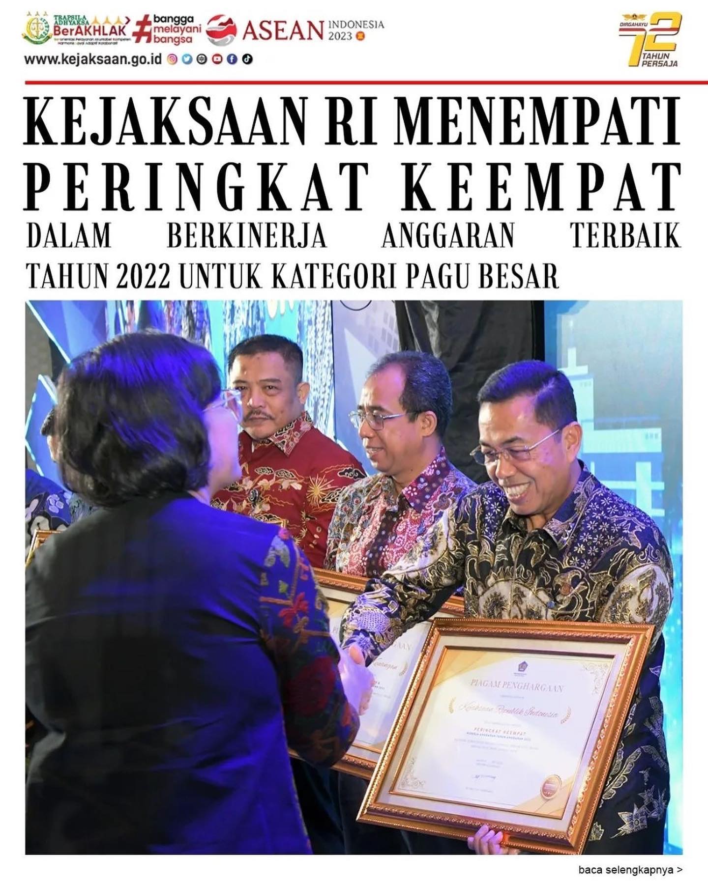 Dalam Rapat Koordinasi Nasional (Rakornas) Pelaksanaan Anggaran 2023 dengan tema "Belanja Berkualitas untuk Transformasi Ekonomi Indonesia" pada Rabu 17 Mei 2023, Wakil Jaksa Agung Dr. Sunarta hadir dan menerima penghargaan atas berhasilnya Kejaksaan RI menempati peringkat keempat dalam Berkinerja Anggaran Terbaik Tahun 2022 untuk kategori pagu besar. Penghargaan ini dipersembahkan oleh Kementerian Keuangan RI kepada kementerian/lembaga atas kinerjanya pada 2022 dalam rangka mewujudkan belanja kementerian/lembaga yang lebih berkualitas dengan tata kelola baik.Baca berita seputar Kejaksaan RI di www.kejaksaan.go.id#KejaksaanRI #JaksaAgung #JaksaProfesional #JaksaBerintegritas #TrapsilaAdhyaksaBerakhlak #repost